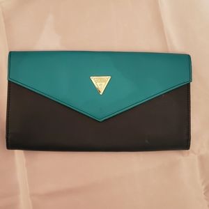 Guess Clutch